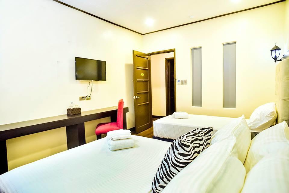 The Ambassador Hotel Tacloban Bagian luar foto