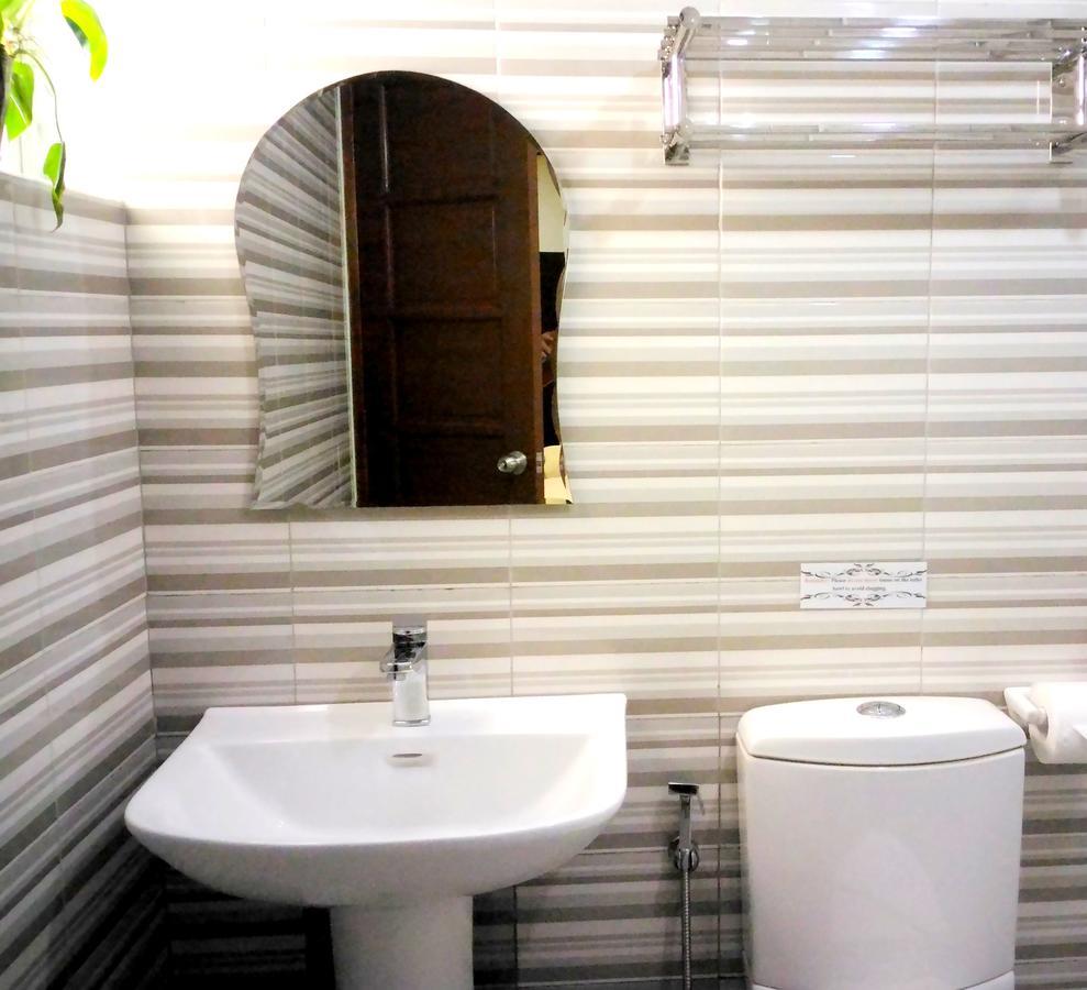 The Ambassador Hotel Tacloban Bagian luar foto