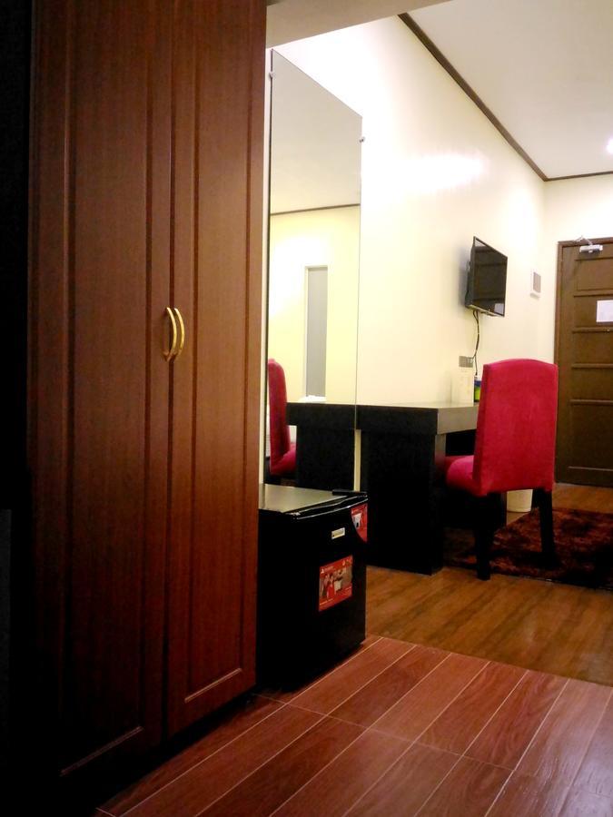 The Ambassador Hotel Tacloban Bagian luar foto