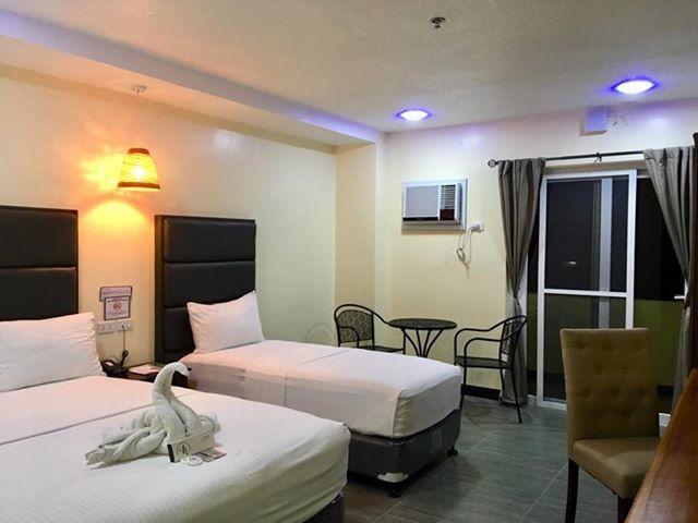 The Ambassador Hotel Tacloban Bagian luar foto
