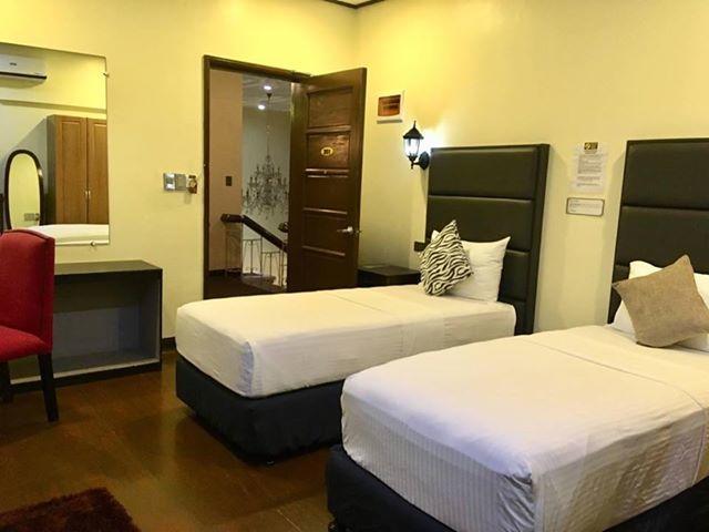 The Ambassador Hotel Tacloban Bagian luar foto